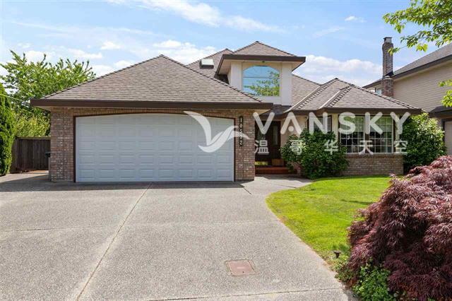 250203112516_front driveway.jpeg